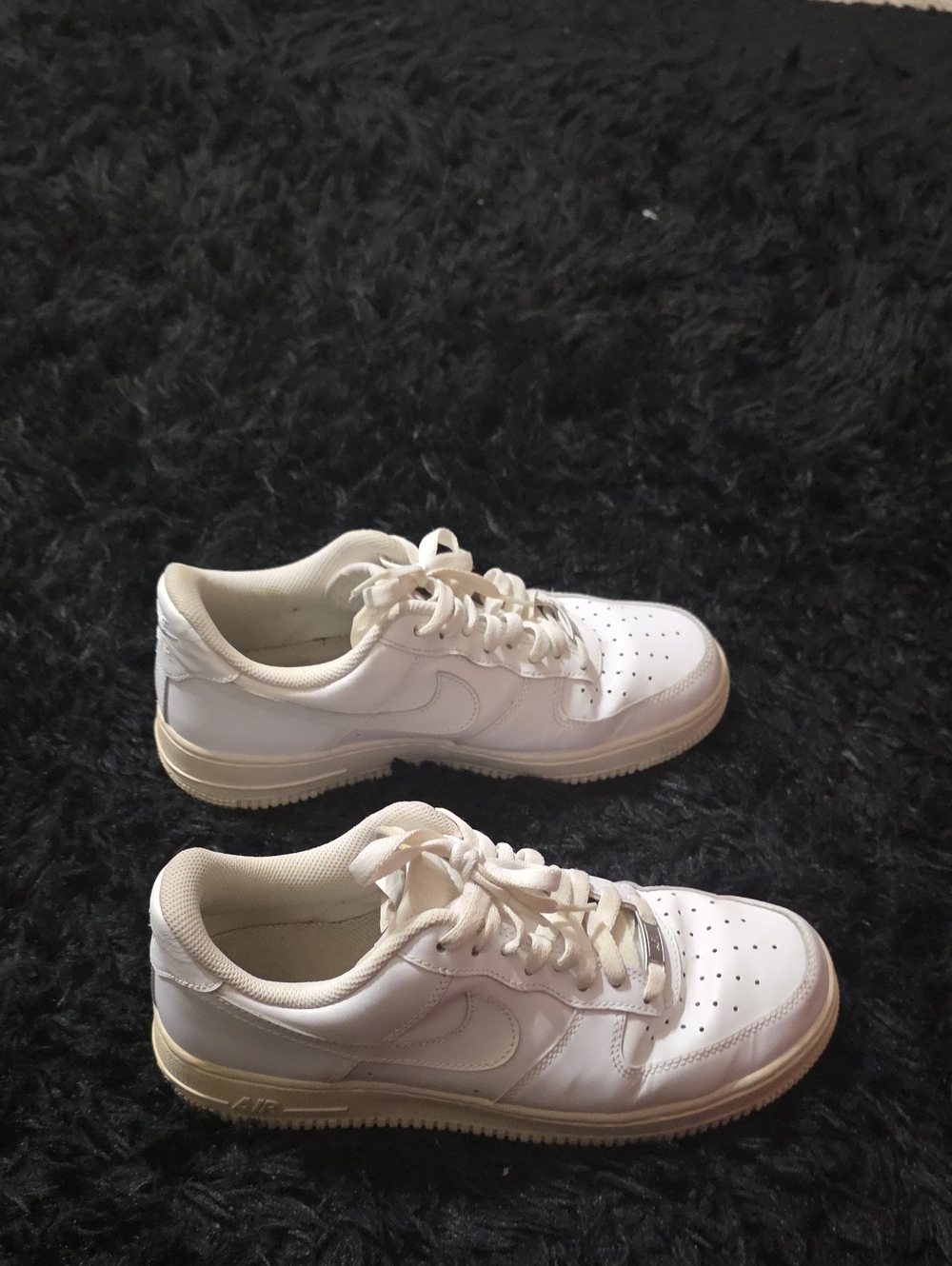 Nike Women's White Low-Profile Sneakers